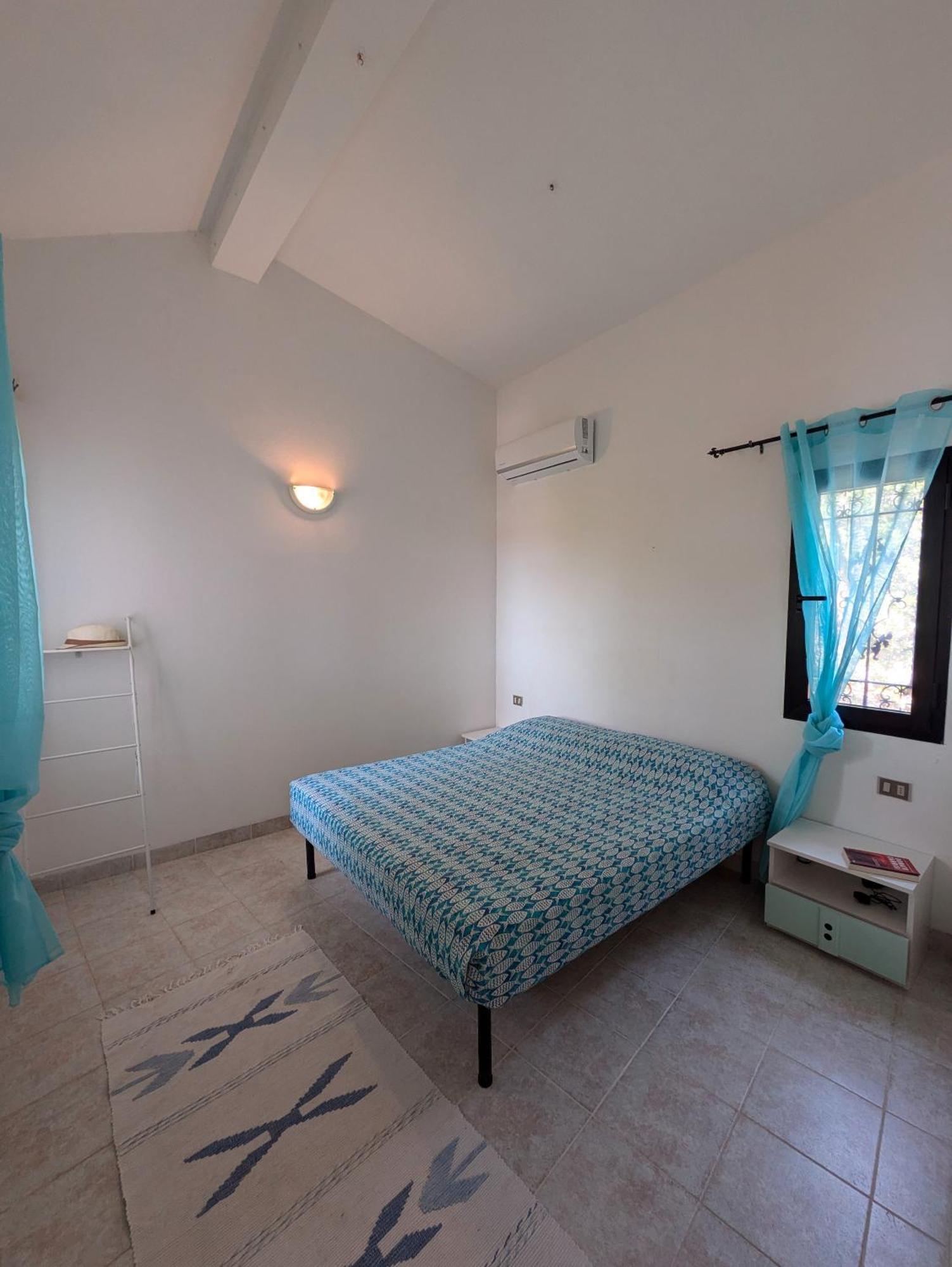 Villa Vista Mare Cala Ginepro Punta Molara Exterior foto